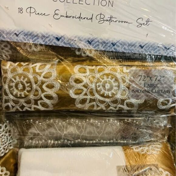 Cynthia Collection 18-Piece Embroidered Bathroom Set (New in Package) - Picture 8 of 9